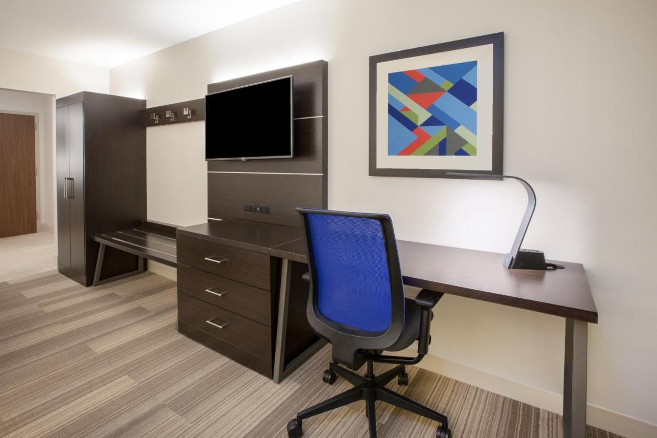 Holiday Inn Express & Suites Windsor East - Lakeshore By Ihg Tecumseh Dış mekan fotoğraf