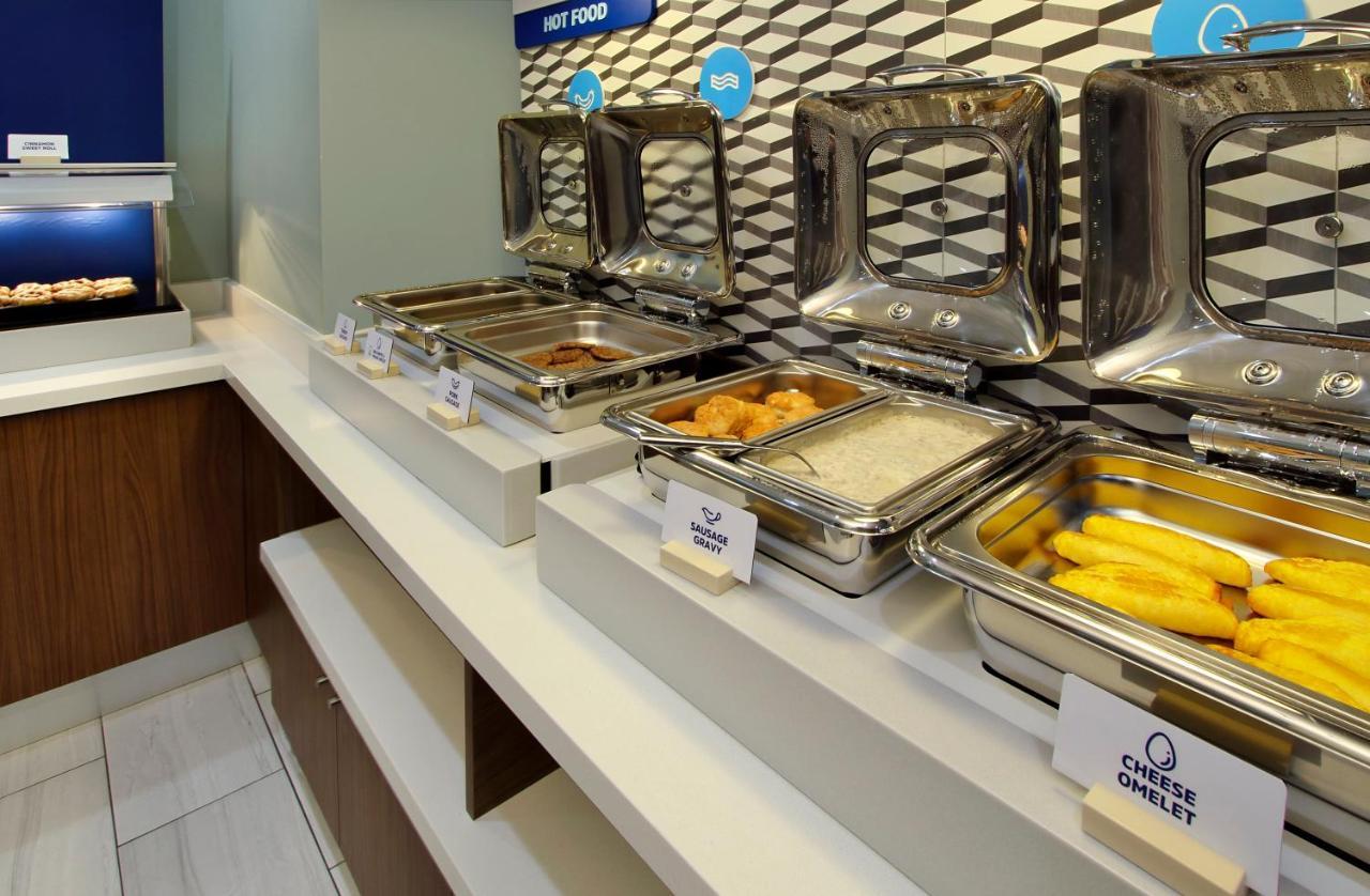 Holiday Inn Express & Suites Windsor East - Lakeshore By Ihg Tecumseh Dış mekan fotoğraf
