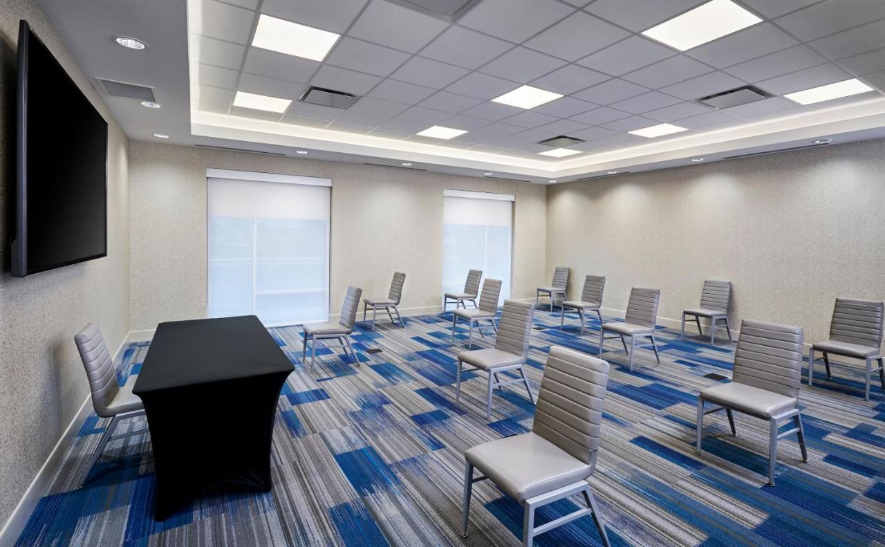 Holiday Inn Express & Suites Windsor East - Lakeshore By Ihg Tecumseh Dış mekan fotoğraf
