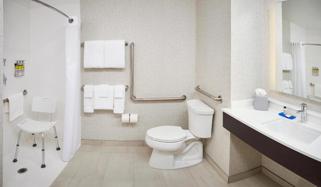 Holiday Inn Express & Suites Windsor East - Lakeshore By Ihg Tecumseh Dış mekan fotoğraf